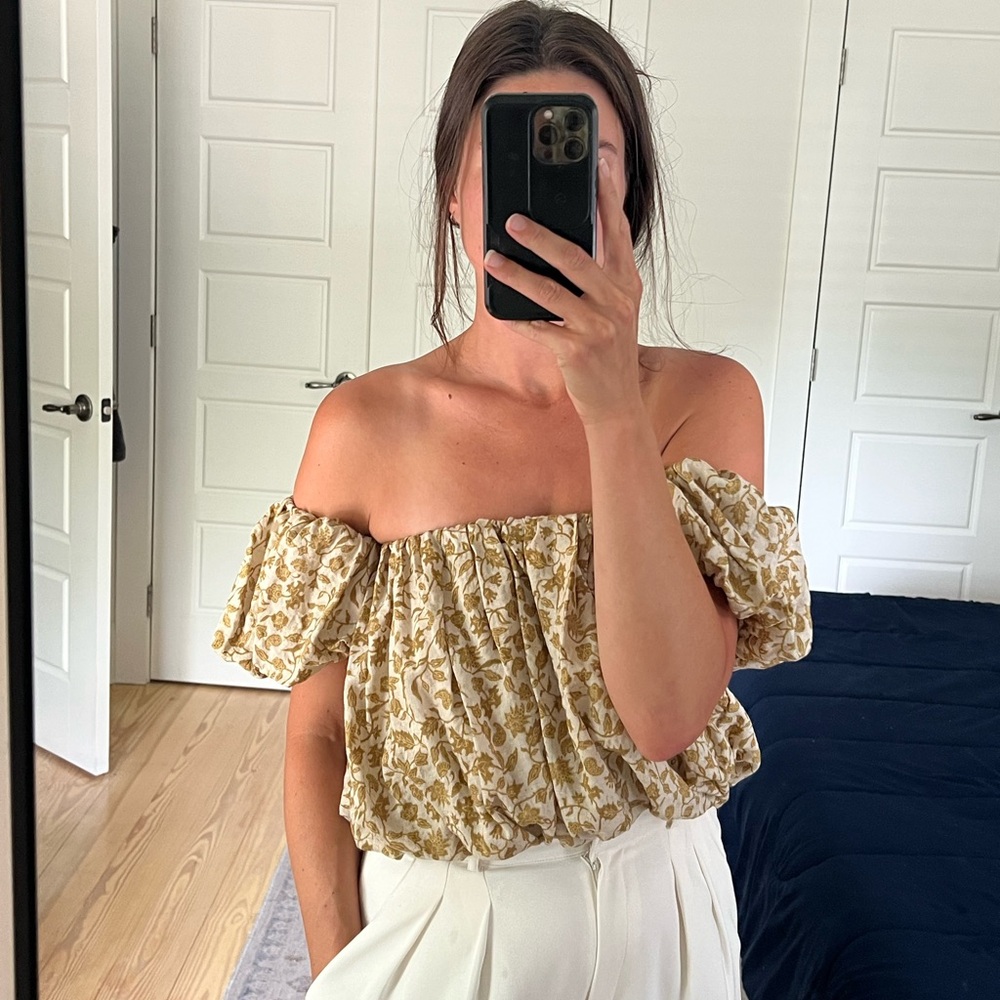 BUCKETLIST Cream and Gold Floral Top